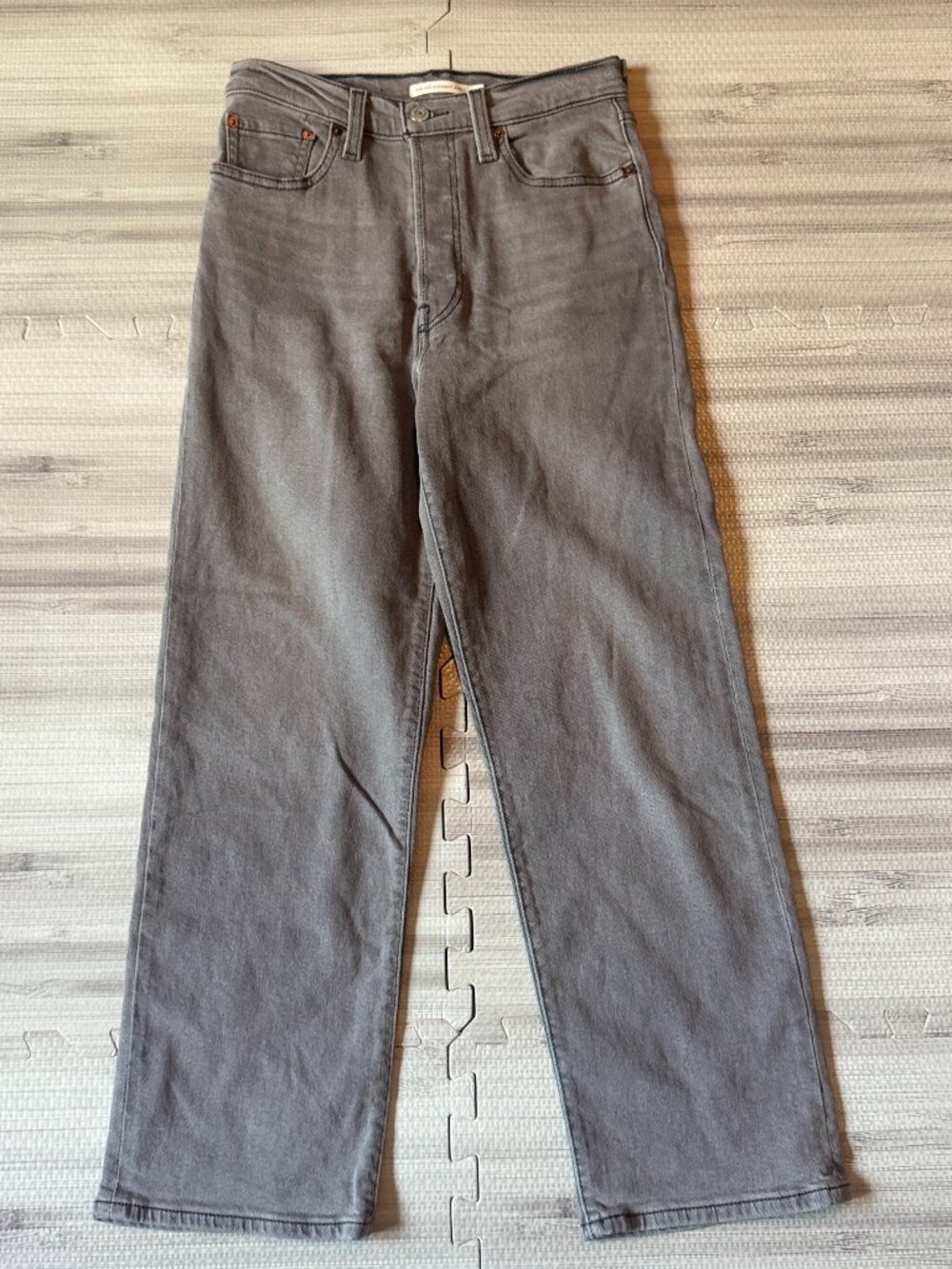 Levi's Women's Gray Ribcage Straight Button Fly Ankle Jeans